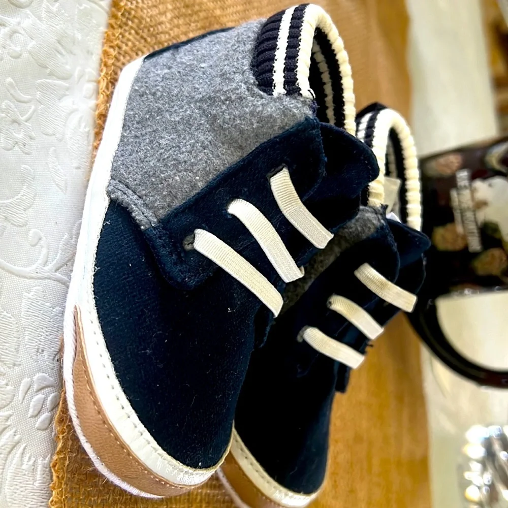 Old Navy 11-24 month baby shoes